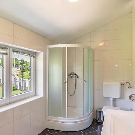 Awesome In Gornje בית נופש *