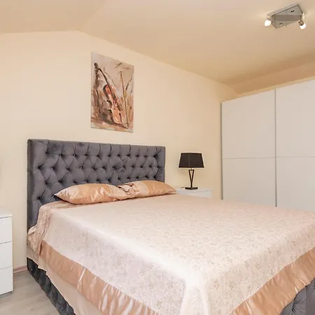 6 Bedroom Gorgeous In Gornje