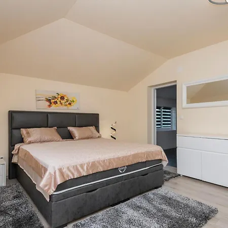 בית נופש Awesome In Gornje Podbablje