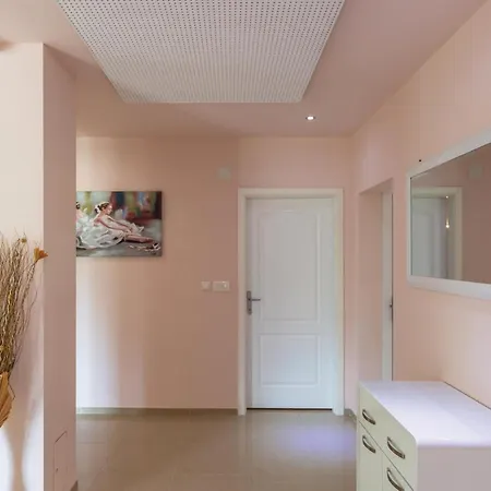 Awesome In Gornje Podbablje