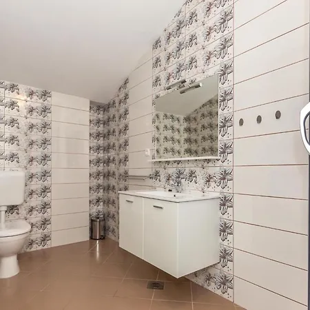 Awesome In Gornje בית נופש Podbablje