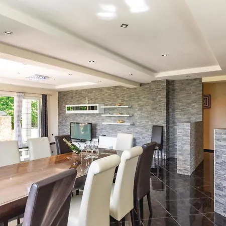 בית נופש Awesome In Gornje *