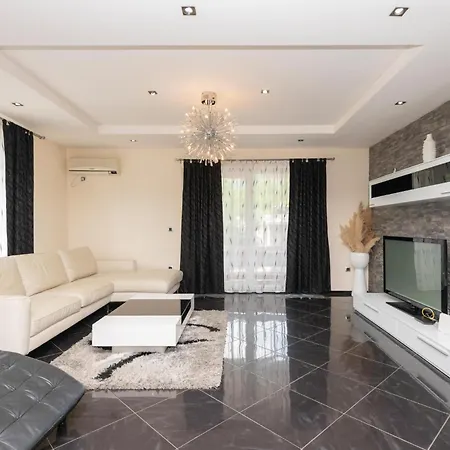 בית נופש Awesome In Gornje